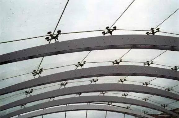 copertura-fissaggio-puntuale-2.webp