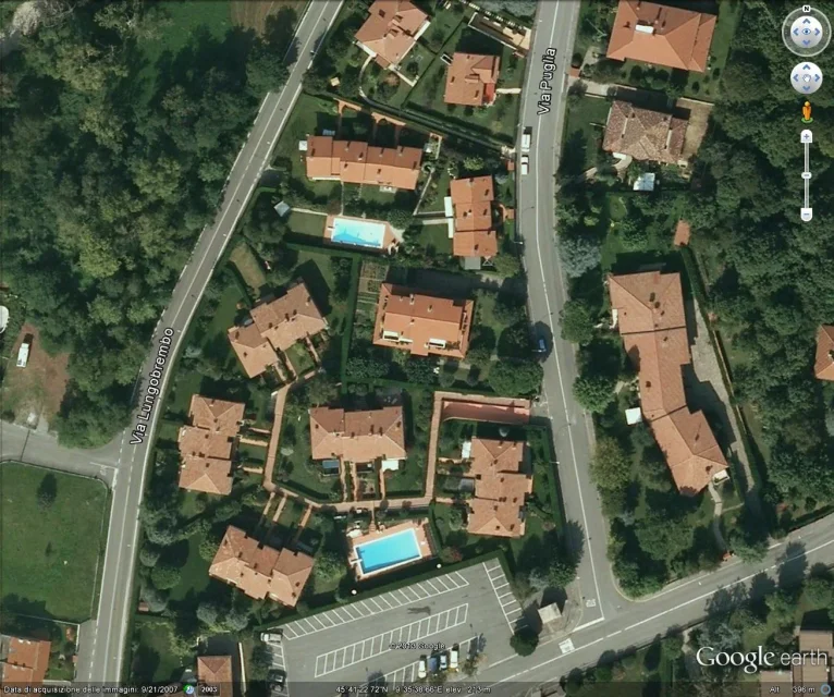 piscine dall'alto.webp