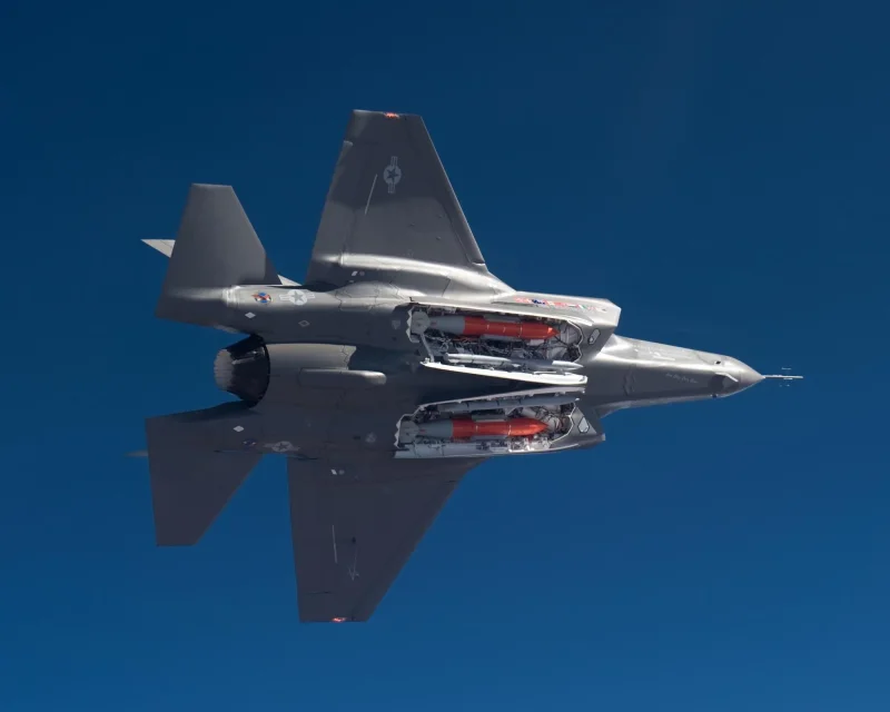 f35-weapon-bay.webp
