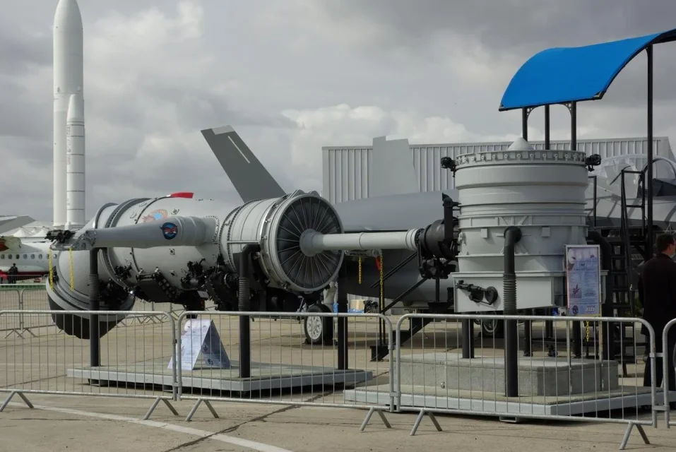amat-LeBourget-Engine-F35B.webp