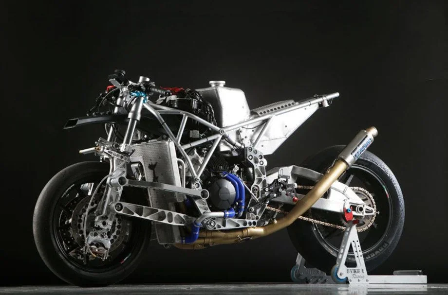 la-moto-2-perfil1-baja.webp